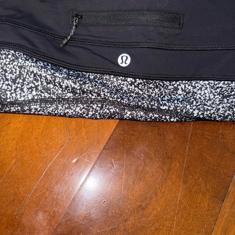 New Lululemon Pace Tights - Picture 8 of 9